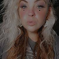 Nikki Donovan's Instagram, Twitter & Facebook