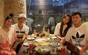 Chưa đi dịp này thôi, còn tới đây có dịp vợ chồng tôi nhất định sẽ đi. Thá»§ Mon Bui Tiáº¿n DÅ©ng Va Báº¡n Gai Tay Tinh Chuyá»‡n TrÄƒm NÄƒm