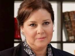 وغابت الفنانة دلال عبد العزيز عن جنازة زوجها الفنان سمير غانم والذي رحل عن عالمنا يوم الخميس 20 مايو الماضي، وشيعت جنازته الجمعة 21 مايو، من مسجد المشير بالتجمع الخامس إلى مثواه الأخير، وتم. Ø¥ÙŠÙ…ÙŠ Ø³Ù…ÙŠØ± ØºØ§Ù†Ù… ØªØ¯Ø¹Ùˆ Ù„ÙˆØ§Ù„Ø¯ØªÙ‡Ø§ Ø¯Ù„Ø§Ù„ Ø¹Ø¨Ø¯ Ø§Ù„Ø¹Ø²ÙŠØ² Ø§Ù„Ø®Ù„ÙŠØ¬ Ø¬Ø§Ø²ÙŠØª