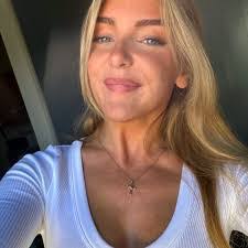 Victoria Patton's Instagram, Twitter & Facebook