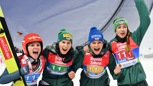 Juliane seyfarth hat als dritte deutsche skispringerin das ticket für die olympischen winterspielen in pyeonchang gelöst. Deutsche Skispringerinnen Gewinnen Wm Premiere Sport Sz De