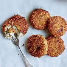 Remoulade is a french condiment with an aioli or mayo base. 7 Best Sauces For Crab Cakes Food Wine