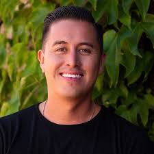 Adam Cairo's Instagram, Twitter & Facebook