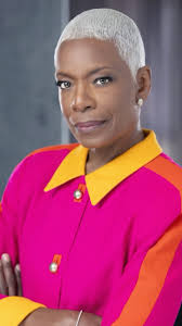 Tara Warren (@thatstarawarren) • Instagram photos and videos