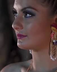 Elizabeth Pavia's Instagram, Twitter & Facebook