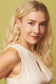 Scout" Episode #1.1 (TV Episode)