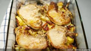 ⑧ meter las chuletas en el horno el la parte mas alta unos 10 minutos aproximadamente, vigilando sírvelas tal cual salen del horno, con estas patatas, quedan deliciosas con el punto que les da las teníamos hoy unas chuletas aquí en casa, y como mi mujer estaba algo perezosa de cocina he. Chuletas De Cerdo Al Horno Receta
