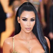 Blonde loose waves as well as curl ends are smashing way to do your hair. This 24 Product Is The Secret To Kkw S Glossy Hair