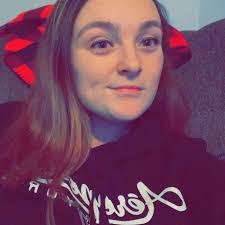 Maureen Mott's Instagram, Twitter & Facebook