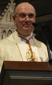 Cardinale Angelo Comastri (www.paderno7onair.it) Questo fine settimana la nostra città avrà l&#39;onore di ricevere una personalità davvero importante e ... - Cardinale-Angelo-Comastri-www.paderno7onair.it_