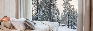While doing so, stay in true style with great views of the northern lights, while sleeping in one of the best glass igloo hotels in lapland, finland. Arktis Baumhaus Hotel Rovaniemi Lappland Finnland Incentive
