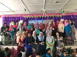 During the month of ramadan, fasting is done between dawn and dusk and on this day, muslims all over the region can end their fast and enjoy fellowship. Majlis Sambutan Hari Raya Aidilfitri Sk Tobobon Pejabat Pendidikan Daerah Kota Kinabalu