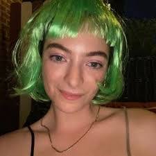 Maia Bennett's Instagram, Twitter & Facebook