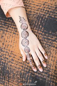 نقش الحناء الجميل البسيط أحدث تصميم نقش الحناء العربي للأيدي الخلفية 2020 Mehndi Designs For Hands Henna Hand Tattoo Hand Henna