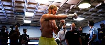 Floyd mayweather and logan paul went eight rounds with each other in an exhibition boxing match sunday at hard rock stadium in miami. Hntm2wxuj35zkm