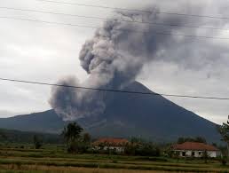 Simak informasi lengkapnya di berita finansialku diketahui, sejak 1 maret 2020 lalu, semeru tercatat menunjukkan peningkatan aktivitas dan meletus sebanyak 49 kali juga mengeluarkan lava. Gunung Semeru Erupsi Status Waspada Level Ii Wartabromo