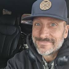 Kinda hard to have a REAL conversation drinking a FAKE beer. 🍺