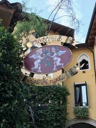 Pellegrini (surname), an italian surname. Das Anwesen Ist Seit 1976 Im Besitz Der Familie Pellegrini Und Wird Von Den Schwestern Patrizia