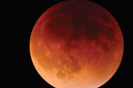 Spectacolul începe cu luna complet iluminată și umbra pământului care se reflectă treptat. Eclipsa TotalÄ De LunÄ Din 27 Iulie Pitesti