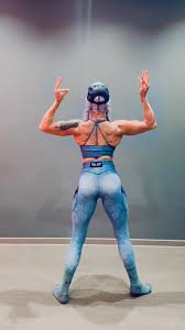 2 minute back pose transformation with @gymtonicnz How we used control to  create shape and bring out hidden detail which lead Sharon to place top 3  in the PRO line up at @