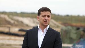 Последние твиты от володимир зеленський (@zelenskyyua). Kommentarij Vladimir Zelenskij Ne Loh I Ves V Zolotom Kommentarii Obozrevatelej Dw I Priglashennyh Avtorov Dw 28 10 2019