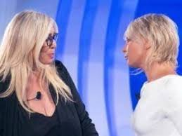 Il programma è stato ideato da maria de filippi insieme ad alberto silvestri. C E Posta Per Te Mara Venier In Lacrime A Maria De Filippi O Mi Fai Nel 2020 C E Posta Per Te Marito Lacrime