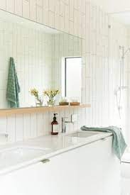 Discover inspiration for your modern bathroom remodel, including colors, storage photo: 71 Modern Beach Bath Ideas Bathroom Design Bathroom Inspiration Beautiful Bathrooms