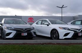 4.4 l (4.65 qt.) / Toyota Camry The Most Annoying Problem You Should Know About