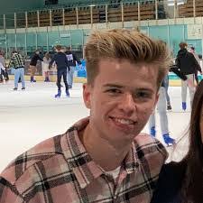 Harry Dawes's Instagram, Twitter & Facebook