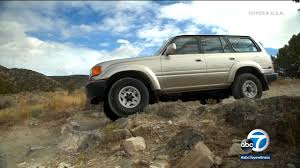Land cruiser prado üstün kalite, dayanıklılık, güvenilirlik özelliklerini arazi performansı ve sürüş konforunu bir araya getiren benzersiz bir araçtır. Toyota Killing Off Land Cruiser Suv After 2021 Abc7 Los Angeles