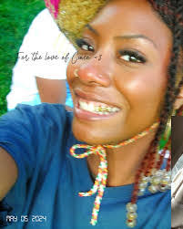 Rhea White's Instagram, Twitter & Facebook