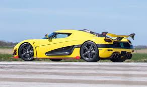 As expected, the interior of the koenigsegg agera rs features plenty of exposed carbon fiber, but no major changes have taken place compared to the other agera models. Koenigsegg Agera Rs Top Speed World Record Video Revealed From Inside The Car Express Co Uk