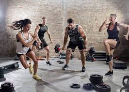 Beim konditionstraining kannst du sowohl auf dem laufband oder dem crosstrainer schwitzen, als auch zu hause die laufschuhe schnüren und das rad aus der garage holen. Hiit Training Das Ultimative Vollbelastung Die Sie Uberall Machen Konnen