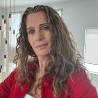 100+ "Sandra E." profiles