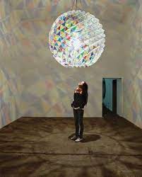 chandelier light fixture bigger and less intricate using metal frame and colored plexi 光のアート アート グラスアート