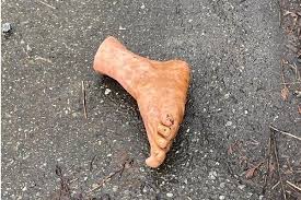 Онлайн конвертер (foot) фут см. Police Find Reported Severed Foot Was Mannequin Part Dearborn Org
