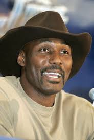 Shelburne] Janie Buss says Johnny and Jim Buss are looking to cash out and  sell their Lakers ownership stake: "This is something huge and it's not  going to go away. They're trying