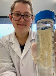 Yay! That's me! I'm super lucky and proud to research marine parasitology  in New Zealand! @Zoology_Otago @otago 🦈🪱