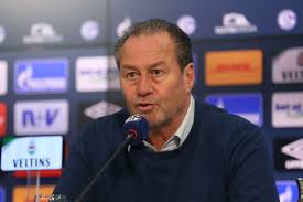 Der fc schalke 04 hat medienberichten zufolge seinen neuen trainer gefunden. Neuer Trainer Auf Schalke Huub Stevens Ist Der Richtige Mann Fur Die Gegenwart Sport Tagesspiegel
