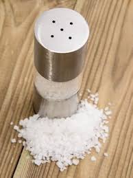 Le Sel Un Systeme D Pour Les Taches Astuces Pour Nettoyer Tache Trucs Et Astuces Maison