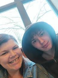 Leanne Barnes's Instagram, Twitter & Facebook