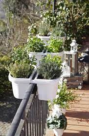 Normally, balcony railing planters are available in sizes within the range of 16 inches to 24 inches. 20 Diy Railing Planter Ideas For Balcony Gardeners