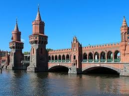 Largest bridge site in the world. Oberbaum Bridge Berlin De