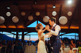 Monologue as john mulaney (twitter.com). John Mulaney Annamarie Tendler S Catskill Mountain Wedding