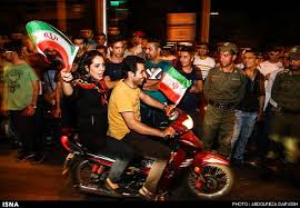 Thousands Of Iranians Celebrate The Historic Deal Hail Zarif As Hero Real Iran