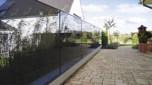 Balkon wind und sichtschutz transparen. Sichtschutz Und Windschutz Aus Glas Glas Systeme