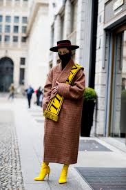 Best Street Style Looks Of Mfw Fall 2018 Mode Mens Street Style Mode Automne