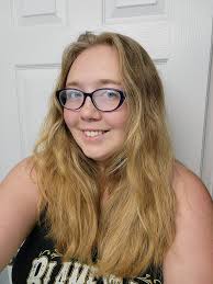 Hairstylist specializing in blonde hair needed