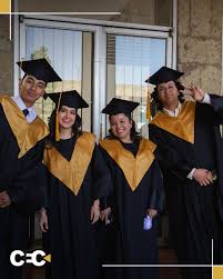 ESTRENO MUNDIAL! 🎬 Con orgullo les anunciamos que el cortometraje  "Familiar" de nuestro alumno Sergio Bernal tendrá su estreno mundial en el  ANIMAL Film Fest. La quinta edición festival se realizará del