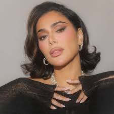 Huda Kattan Back As CEO Of Her Beauty Brand, Announces New Products And  Logo In Video